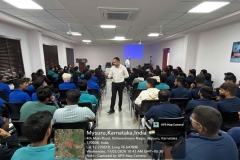 NAVIGATING-MUTUAL-FUNDS-FOR-SMART-INVESTING-01